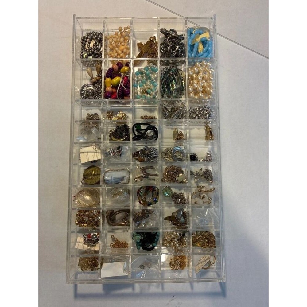 Case with jewelry/ pieces
